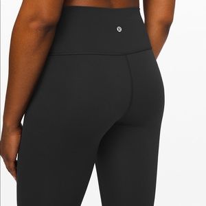 Black lululemon wunder under